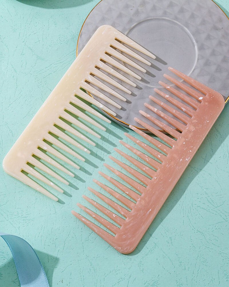 Ari's Beauty Supply Wide Tooth Comb — view 1